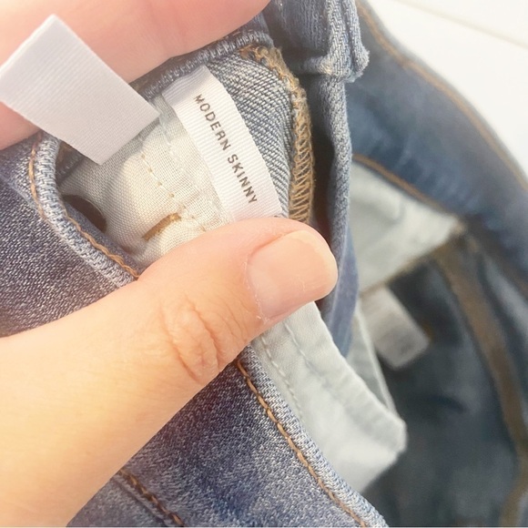 LOFT | Two Toned Modern Skinny Jeans, Rae Hem Size 28 - Picture 8 of 11